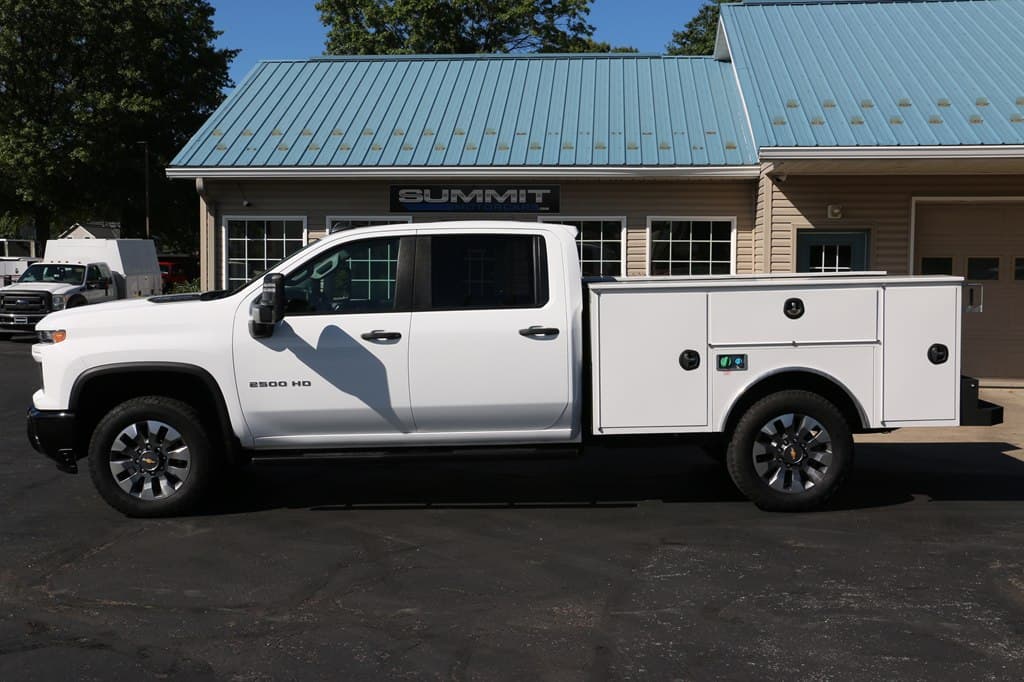 2025 Chevrolet 2500 SERV BODY 4x4 CUSTOM DIESEL SERVICE BODY - Image 2